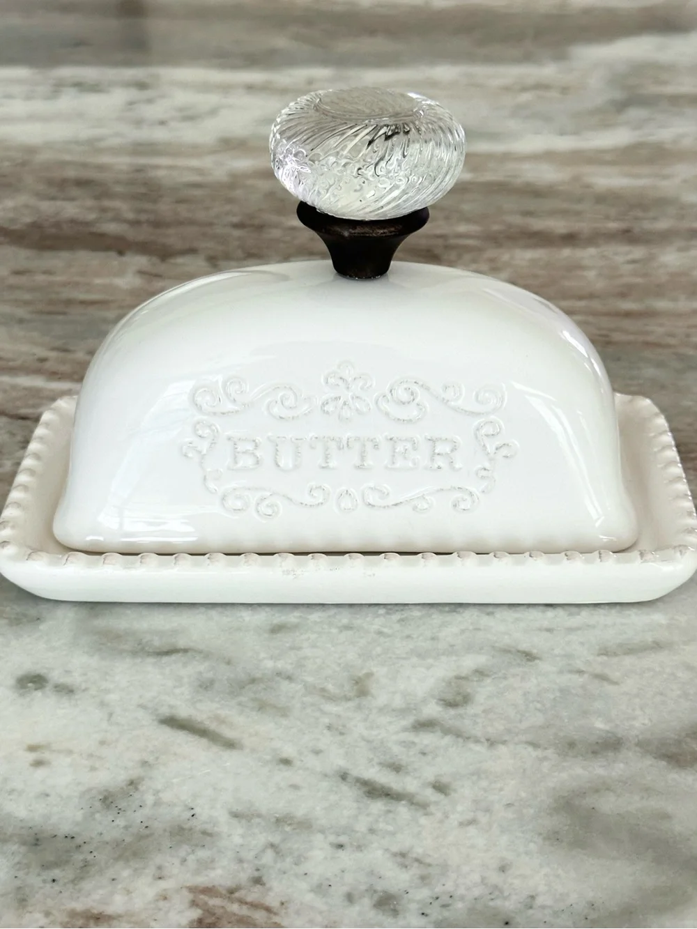 Pier 1 Farmhouse Style Hostess Dolomite White Ceramic Butter Dish Glass Knob